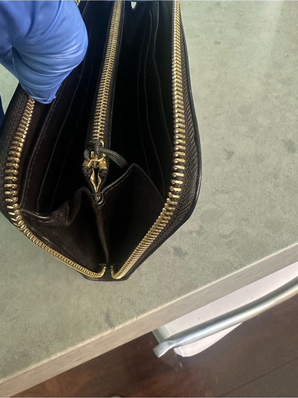 Prada Black Leather Zip Wallet with Gold Hardware - Picture 4 of 6